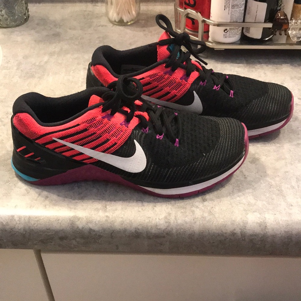 Nike grip metcons.